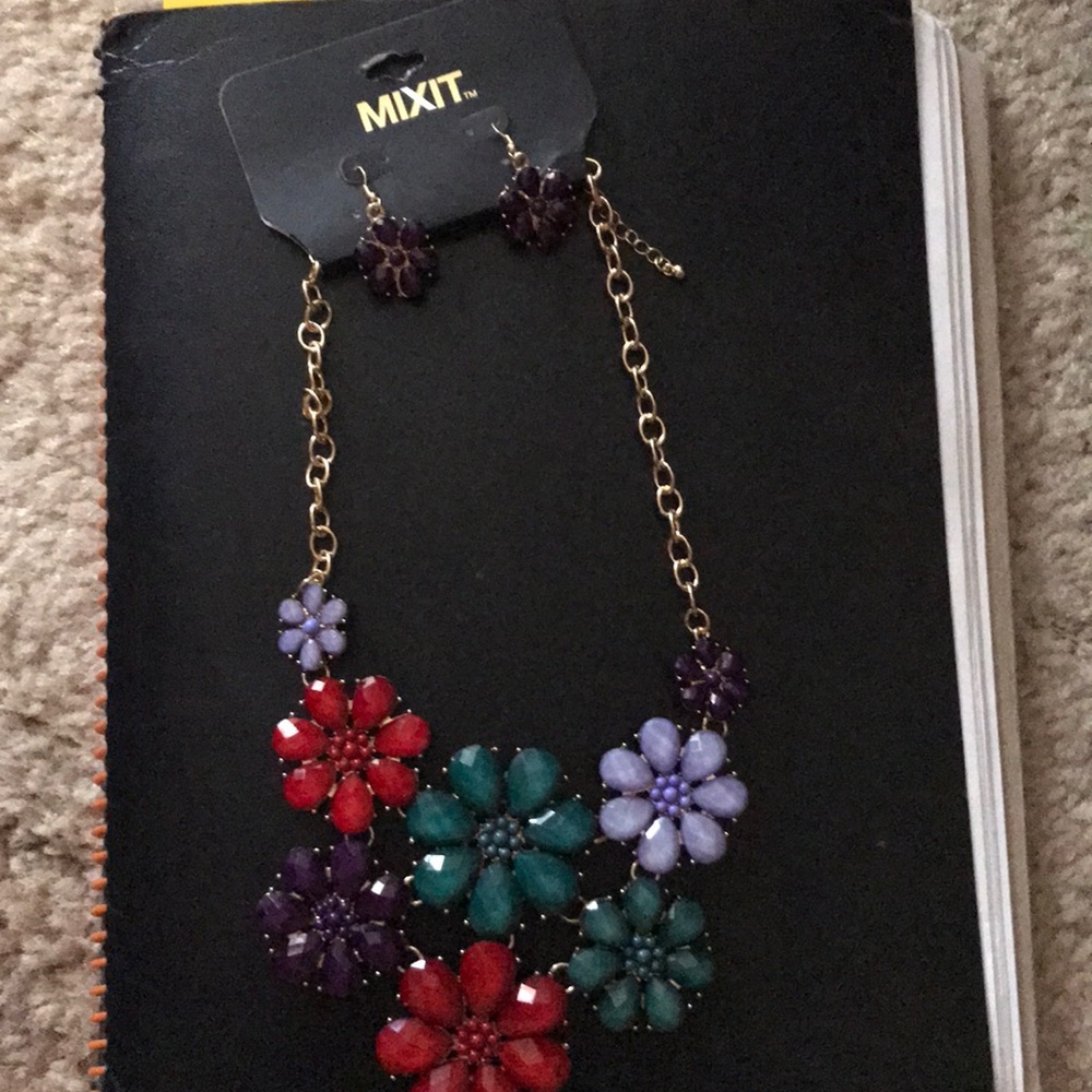 Mix it necklace and earring set